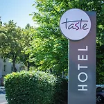 מלון Taste 3*